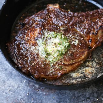 PERFECT STEAK WITH GARLIC BUTTER
